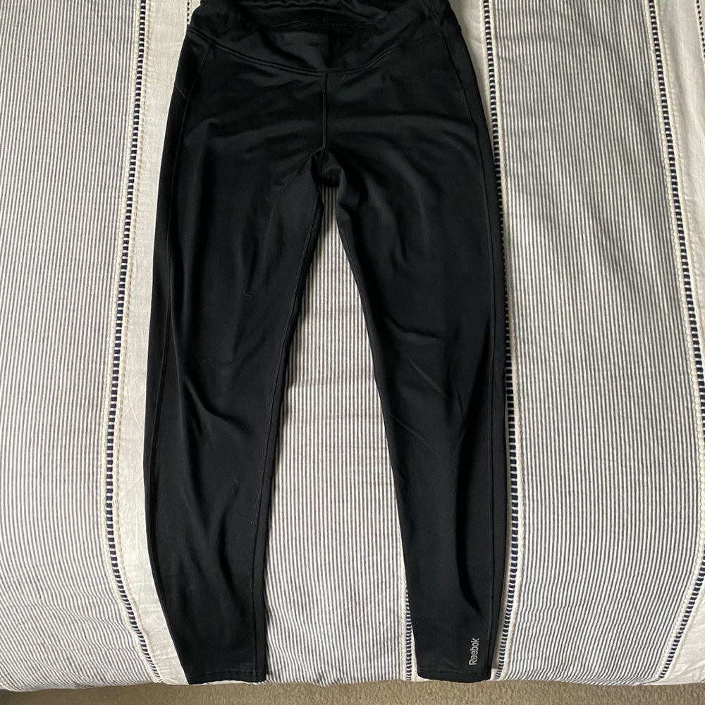 Women’s Reebok leggings all black (medium)